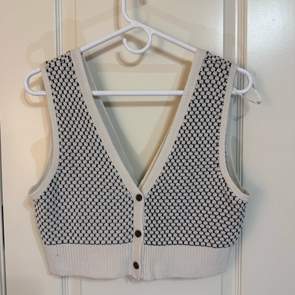 Black and White Knit Women's vest